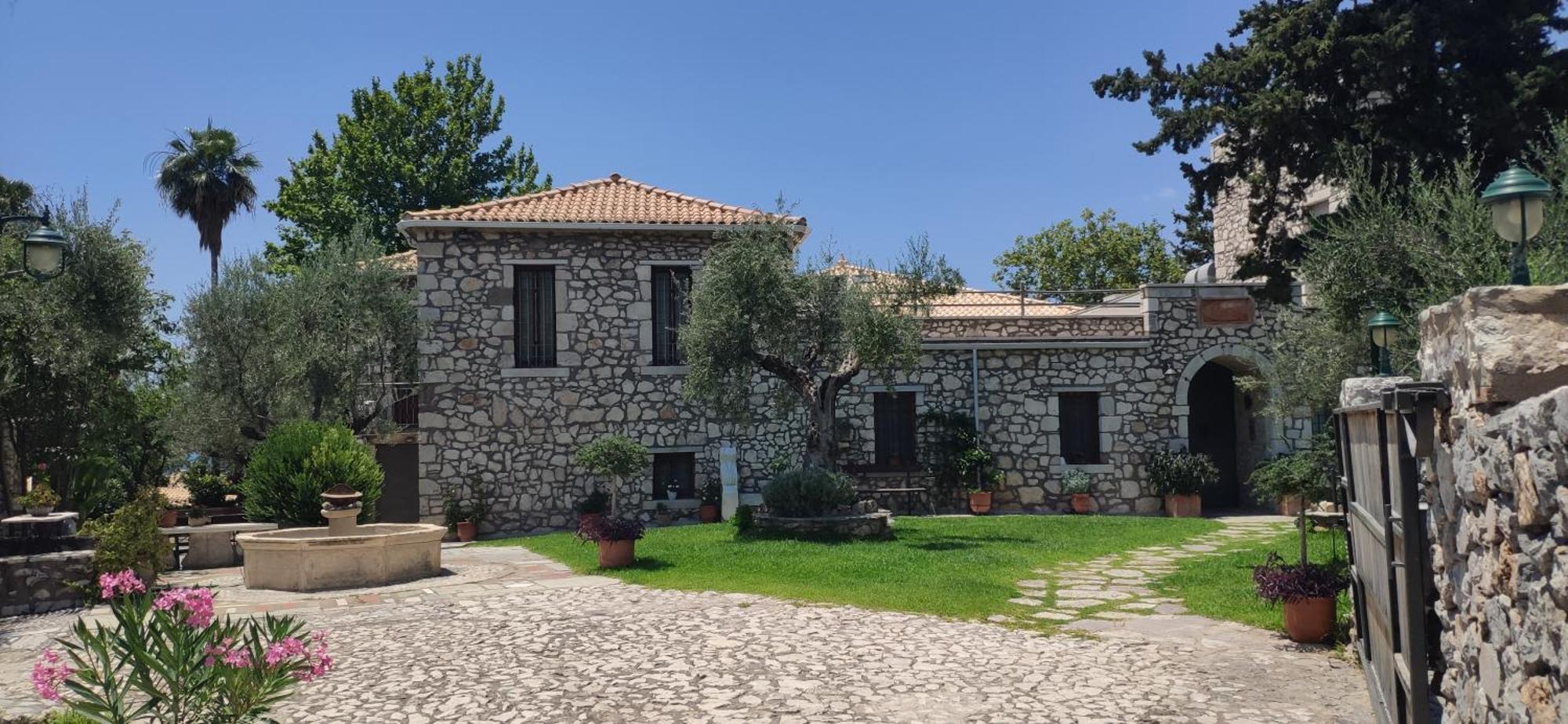 Aparthotel Polas Residencies Kalamata Zewnętrze zdjęcie
